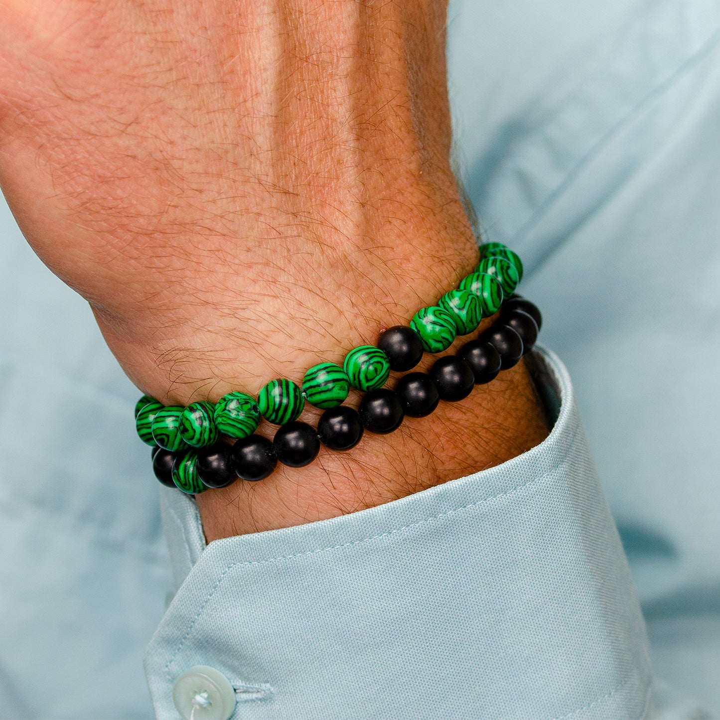 Smykkesett med kjede og armbånd av malakitt og onyx